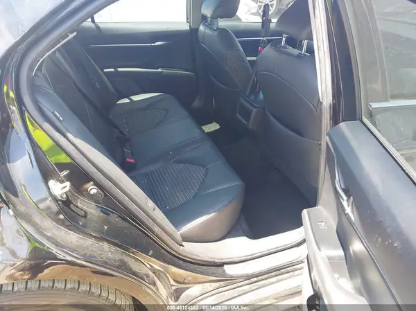 4T1B11HK4JU138325 2018 TOYOTA CAMRY - Image 8