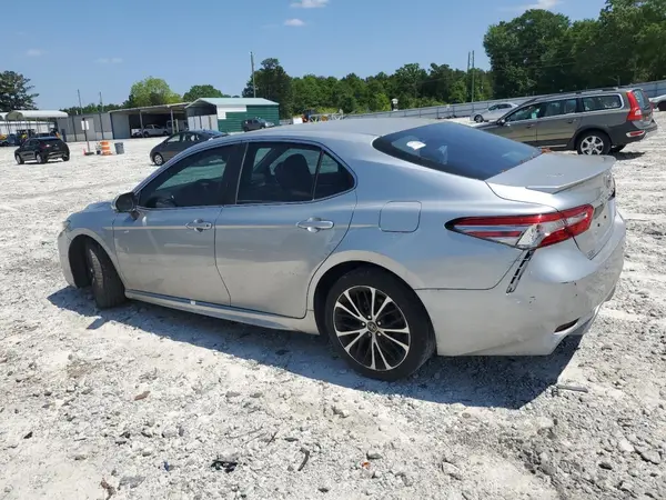 4T1B11HK4JU139491 2018 TOYOTA CAMRY - Image 2