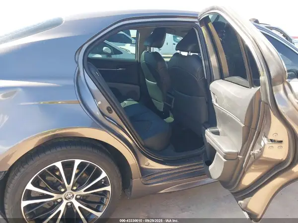 4T1B11HK4JU141354 2018 TOYOTA CAMRY - Image 8
