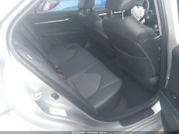 4T1B11HK4JU142147 2018 TOYOTA CAMRY - Image 8