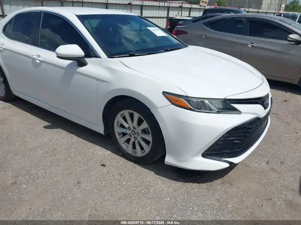 4T1B11HK4JU144691 2018 TOYOTA CAMRY - Image 1