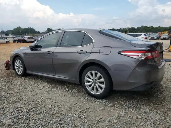 4T1B11HK4JU144738 2018 TOYOTA CAMRY - Image 2