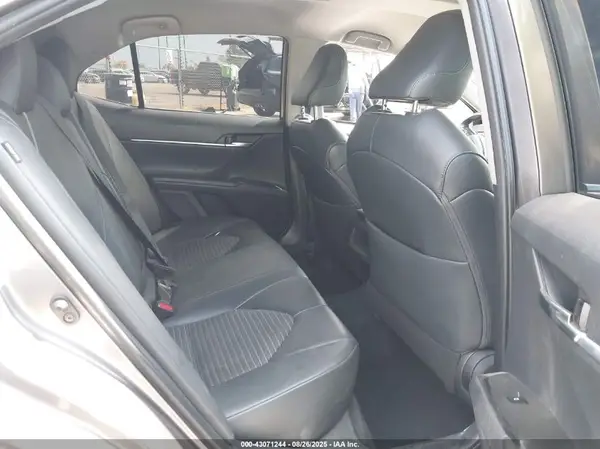 4T1B11HK4JU145033 2018 TOYOTA CAMRY - Image 8