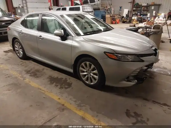 4T1B11HK4JU145291 2018 TOYOTA CAMRY - Image 1