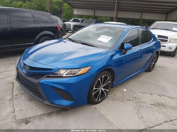 4T1B11HK4JU145632 2018 TOYOTA CAMRY - Image 2