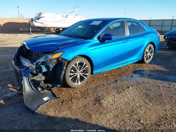4T1B11HK4JU146747 2018 TOYOTA CAMRY - Image 2