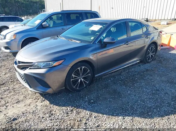 4T1B11HK4JU147817 2018 TOYOTA CAMRY - Image 2