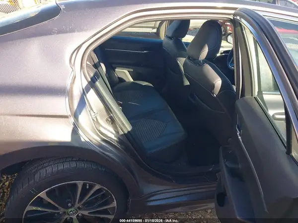 4T1B11HK4JU147817 2018 TOYOTA CAMRY - Image 8