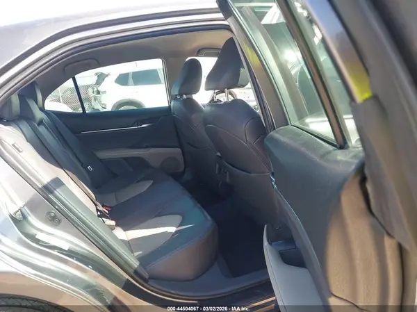 4T1B11HK4JU149549 2018 TOYOTA CAMRY - Image 8