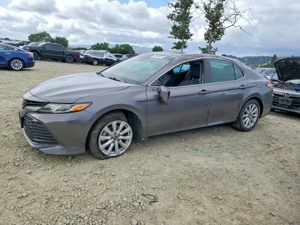 4T1B11HK4JU151690 2018 TOYOTA CAMRY - Image 1