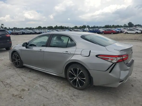 4T1B11HK4JU152791 2018 TOYOTA CAMRY - Image 2