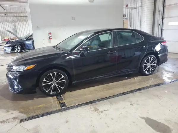 4T1B11HK4JU153570 2018 TOYOTA CAMRY - Image 1