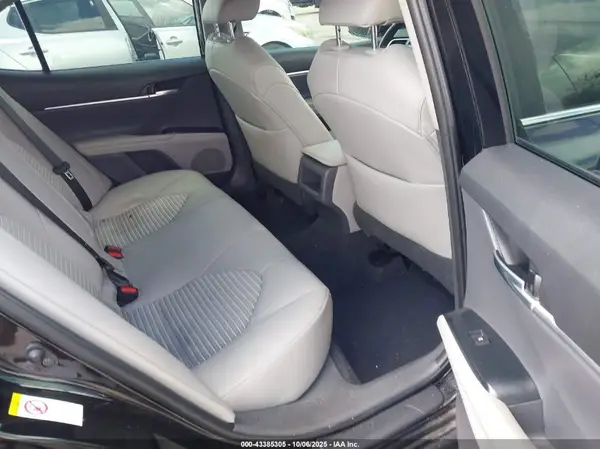 4T1B11HK4JU154833 2018 TOYOTA CAMRY - Image 8