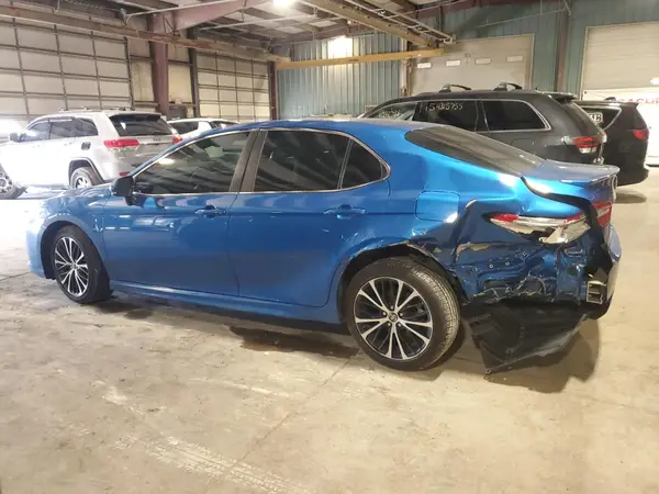 4T1B11HK4JU156081 2018 TOYOTA CAMRY - Image 2