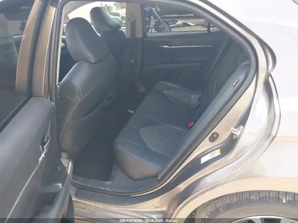 4T1B11HK4JU158493 2018 TOYOTA CAMRY - Image 8