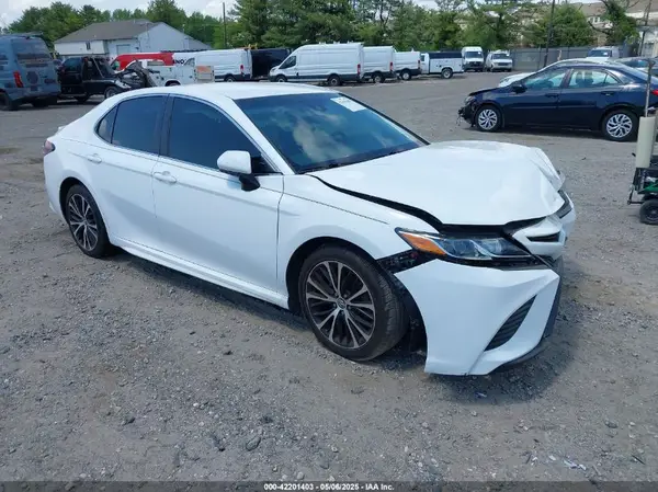 4T1B11HK4JU159241 2018 TOYOTA CAMRY - Image 1