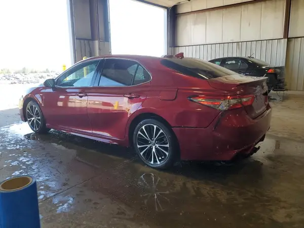 4T1B11HK4JU500606 2018 TOYOTA CAMRY - Image 2