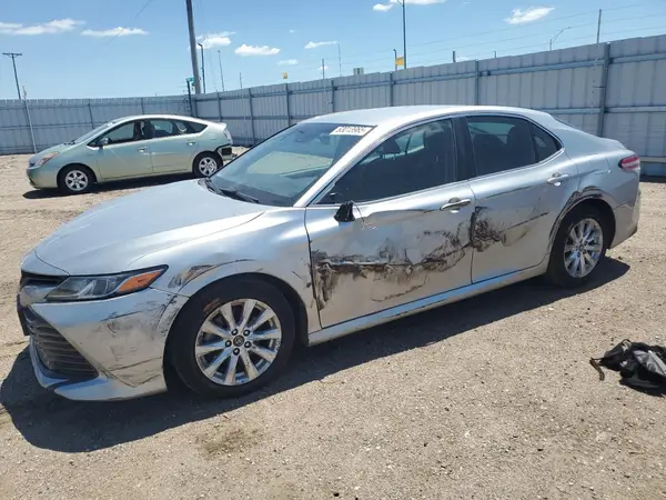 4T1B11HK4JU500766 2018 TOYOTA CAMRY - Image 1