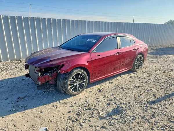 4T1B11HK4JU504624 2018 TOYOTA CAMRY - Image 1