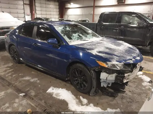 4T1B11HK4JU508110 2018 TOYOTA CAMRY - Image 1