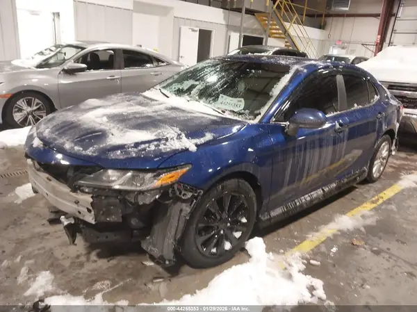 4T1B11HK4JU508110 2018 TOYOTA CAMRY - Image 2