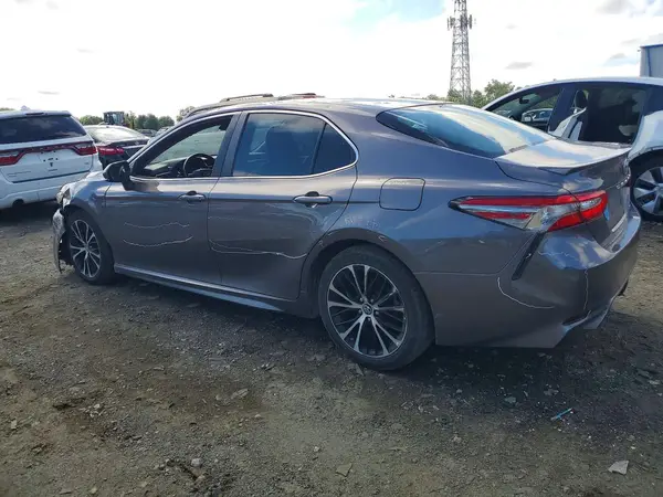 4T1B11HK4JU509287 2018 TOYOTA CAMRY - Image 2