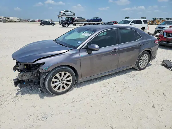 4T1B11HK4JU509709 2018 TOYOTA CAMRY - Image 1
