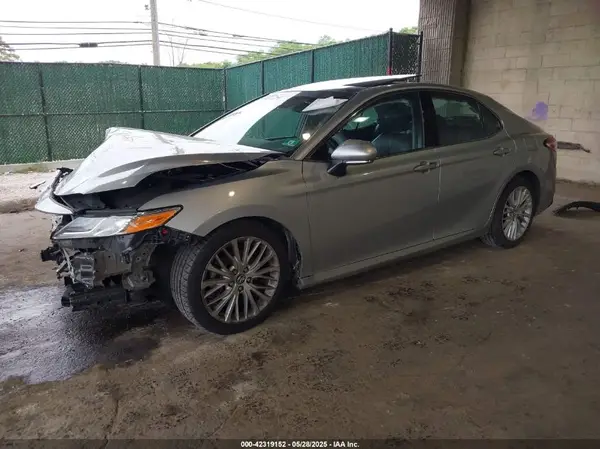 4T1B11HK4JU510603 2018 TOYOTA CAMRY - Image 2