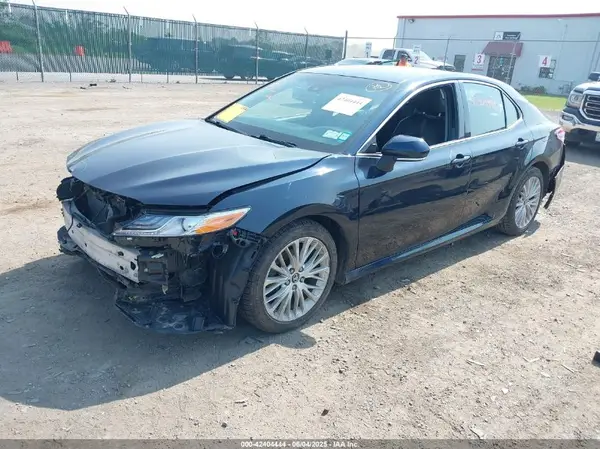 4T1B11HK4JU511167 2018 TOYOTA CAMRY - Image 2