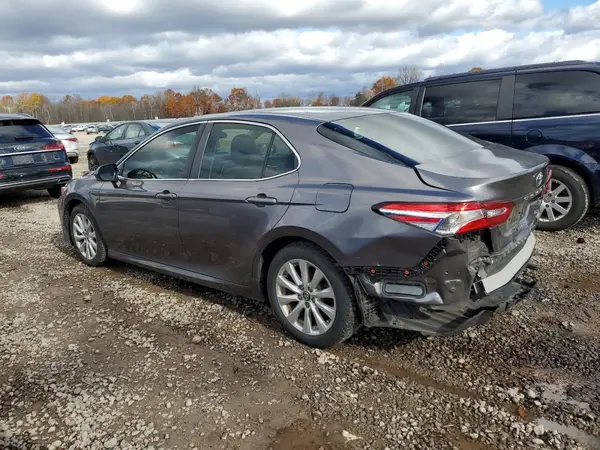 4T1B11HK4JU512934 2018 TOYOTA CAMRY - Image 2