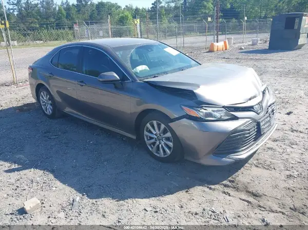 4T1B11HK4JU513307 2018 TOYOTA CAMRY - Image 1