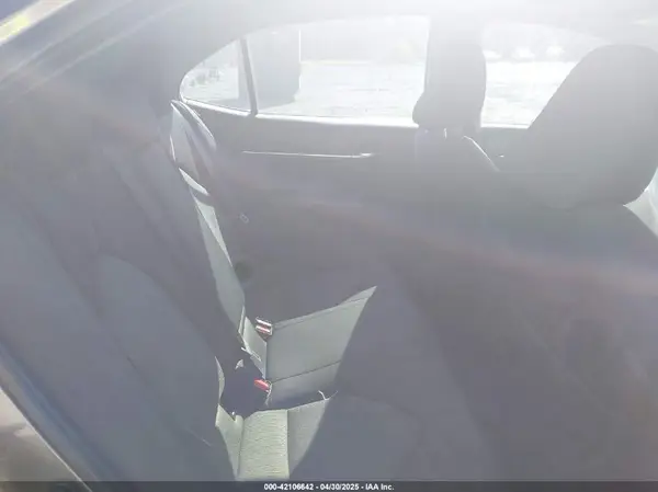 4T1B11HK4JU513307 2018 TOYOTA CAMRY - Image 8
