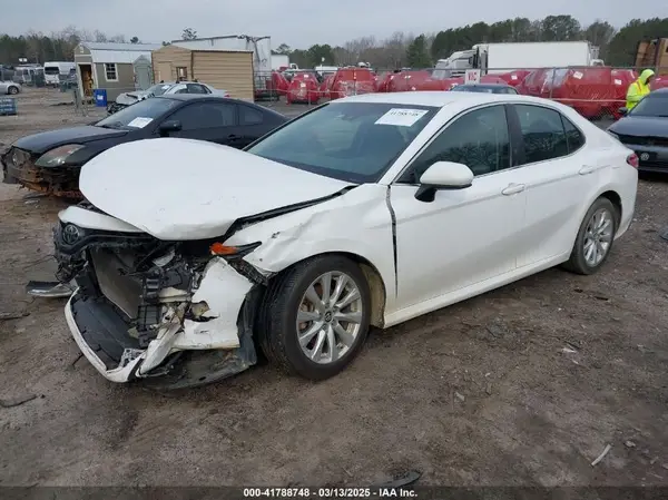 4T1B11HK4JU514232 2018 TOYOTA CAMRY - Image 2