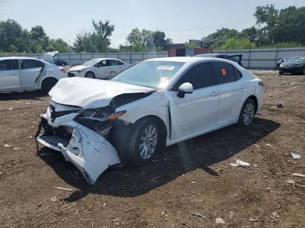 4T1B11HK4JU515753 2018 TOYOTA CAMRY - Image 1