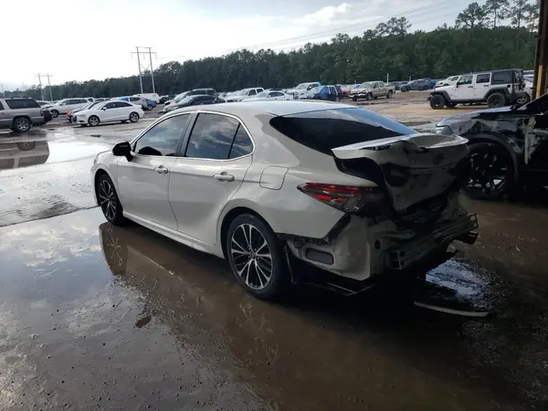 4T1B11HK4JU516174 2018 TOYOTA CAMRY - Image 2