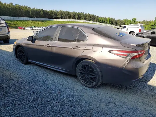 4T1B11HK4JU518913 2018 TOYOTA CAMRY - Image 2
