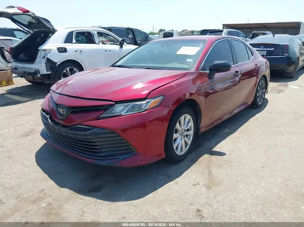 4T1B11HK4JU522976 2018 TOYOTA CAMRY - Image 2