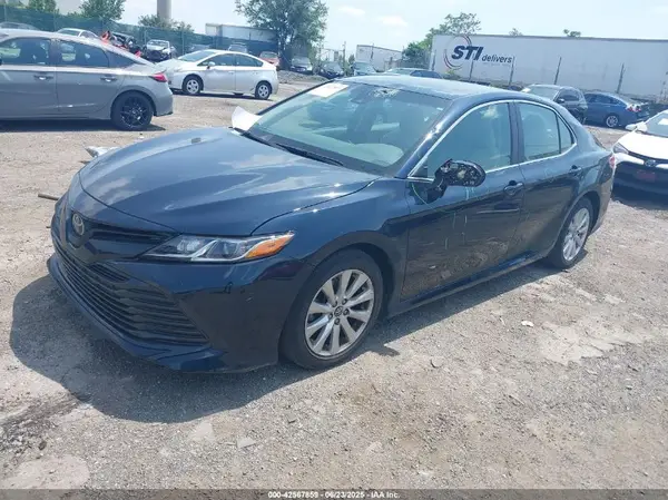 4T1B11HK4JU523934 2018 TOYOTA CAMRY - Image 2