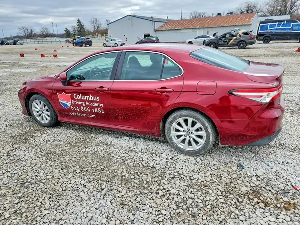 4T1B11HK4JU525005 2018 TOYOTA CAMRY - Image 2