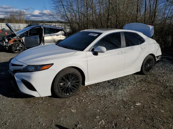 4T1B11HK4JU526414 2018 TOYOTA CAMRY - Image 1