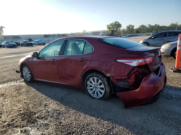 4T1B11HK4JU526669 2018 TOYOTA CAMRY - Image 2