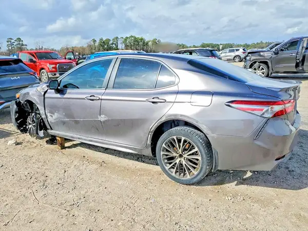 4T1B11HK4JU529278 2018 TOYOTA CAMRY - Image 2