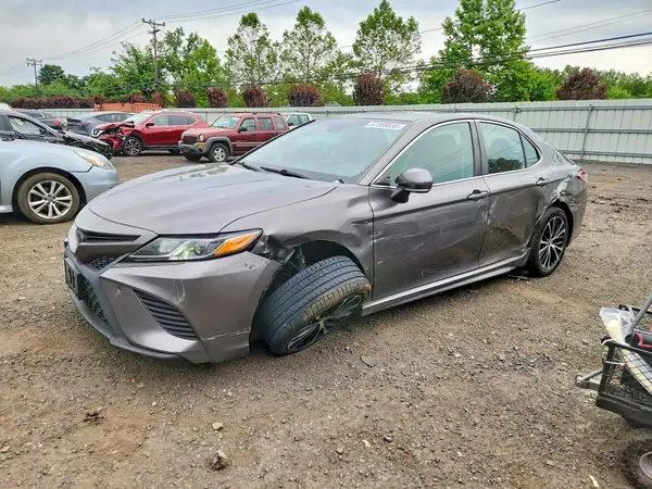 4T1B11HK4JU529958 2018 TOYOTA CAMRY - Image 1