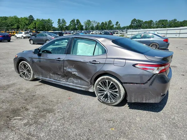 4T1B11HK4JU530656 2018 TOYOTA CAMRY - Image 2