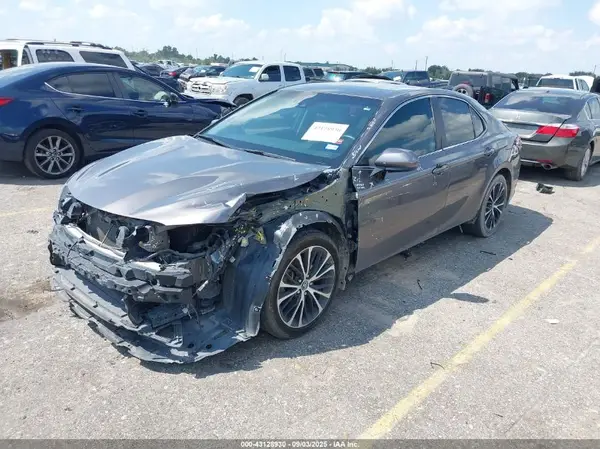 4T1B11HK4JU531385 2018 TOYOTA CAMRY - Image 2