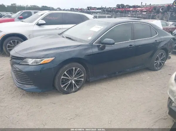 4T1B11HK4JU533184 2018 TOYOTA CAMRY - Image 2