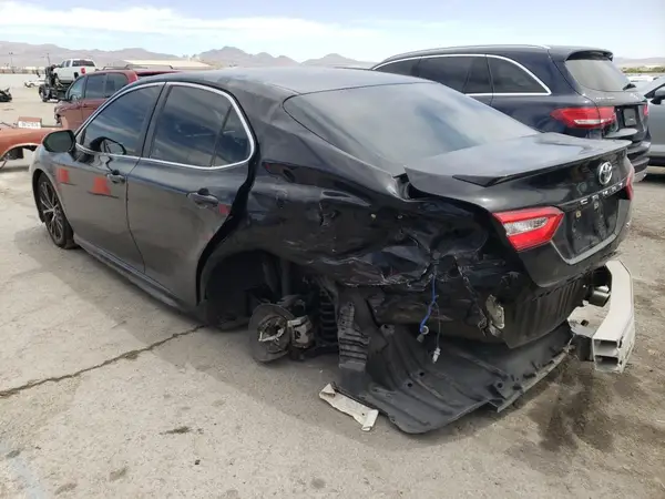4T1B11HK4JU535999 2018 TOYOTA CAMRY - Image 2