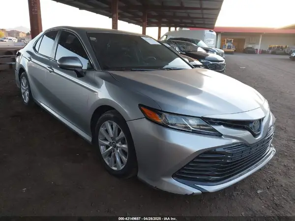 4T1B11HK4JU537560 2018 TOYOTA CAMRY - Image 1