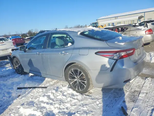 4T1B11HK4JU537638 2018 TOYOTA CAMRY - Image 2
