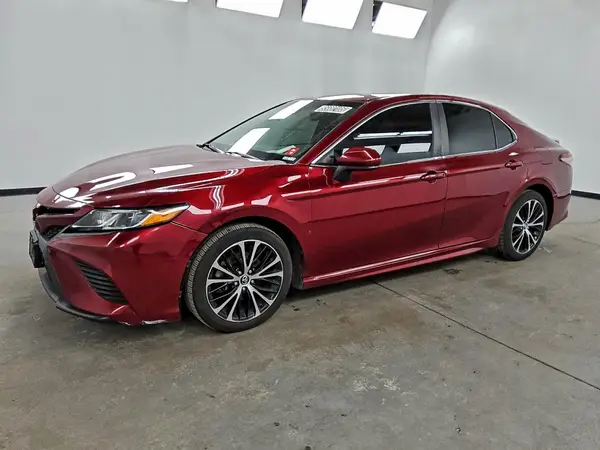 4T1B11HK4JU538840 2018 TOYOTA CAMRY - Image 1